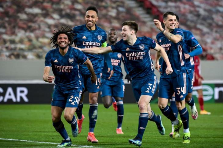 النني يحتفل بجائزة هدف الموسم في أرسنال ويشكر الجماهير